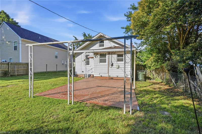 Photo 22 of 44 residential for sale in Hampton virginia