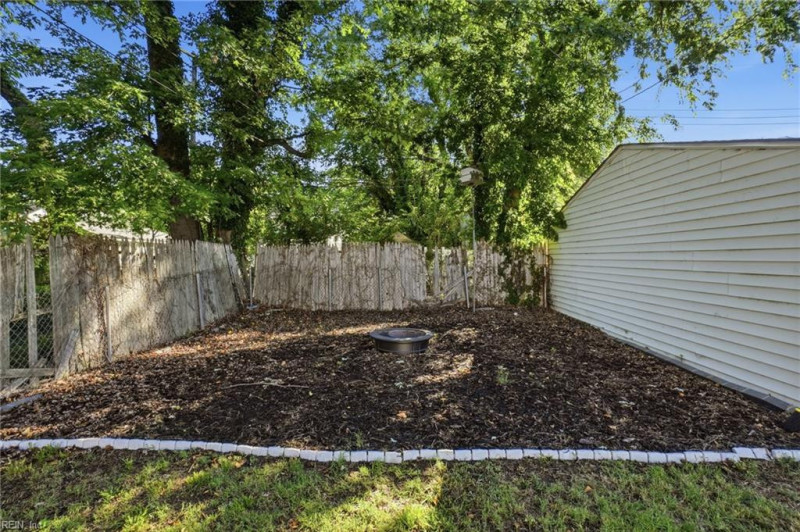 Photo 24 of 44 residential for sale in Hampton virginia