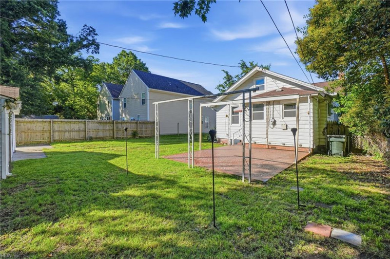 Photo 25 of 44 residential for sale in Hampton virginia