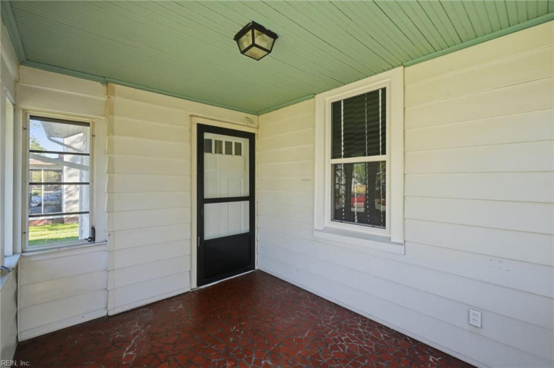 Photo 31 of 44 residential for sale in Hampton virginia