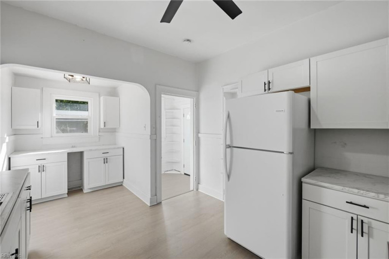 Photo 6 of 44 residential for sale in Hampton virginia
