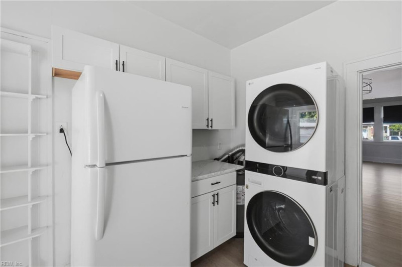 Photo 9 of 44 residential for sale in Hampton virginia