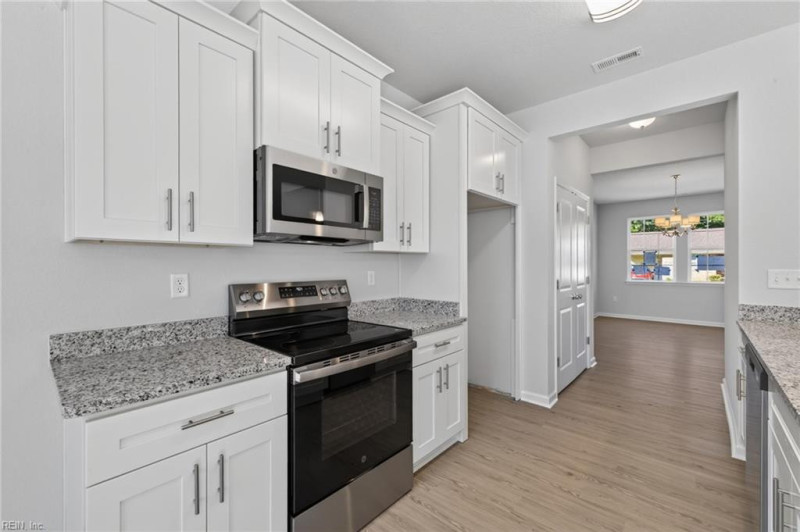 Photo 7 of 50 residential for sale in Chesapeake virginia