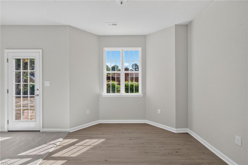 Photo 8 of 50 residential for sale in Chesapeake virginia