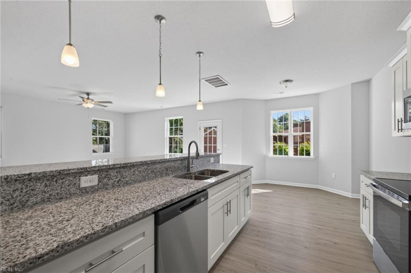 Photo 9 of 50 residential for sale in Chesapeake virginia