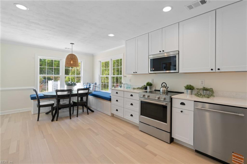 Photo 12 of 50 residential for sale in Chesapeake virginia