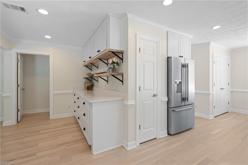 Photo 16 of 50 residential for sale in Chesapeake virginia