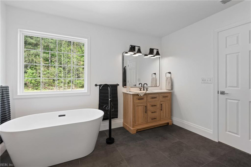 Photo 26 of 50 residential for sale in Chesapeake virginia