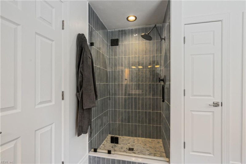 Photo 27 of 50 residential for sale in Chesapeake virginia