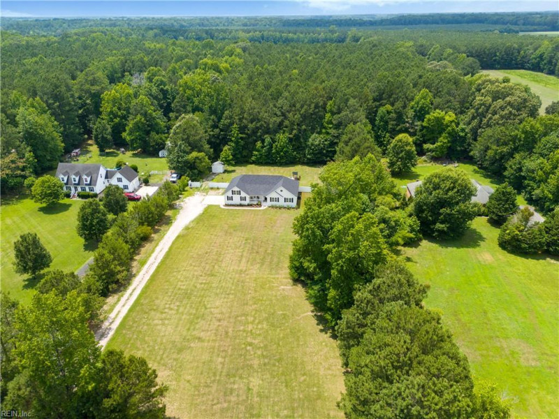 Photo 5 of 50 residential for sale in Chesapeake virginia