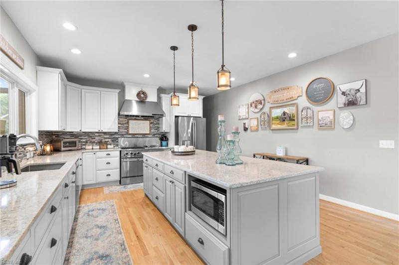 Photo 12 of 50 residential for sale in Chesapeake virginia