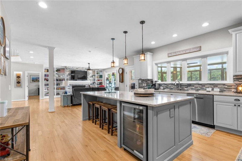 Photo 14 of 50 residential for sale in Chesapeake virginia