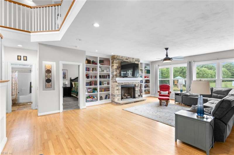 Photo 15 of 50 residential for sale in Chesapeake virginia