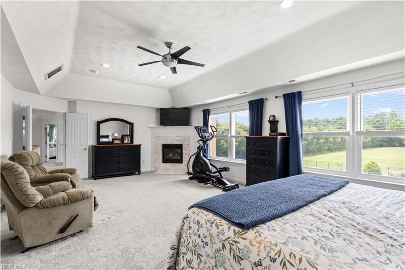 Photo 23 of 50 residential for sale in Chesapeake virginia