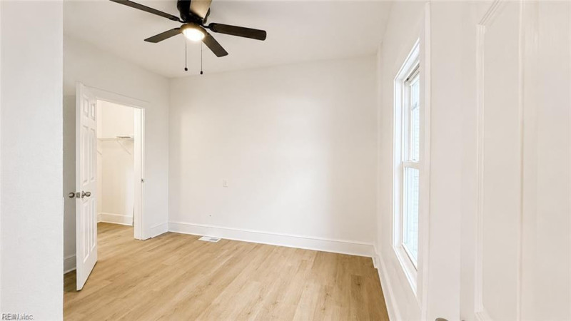 Photo 11 of 18 residential for sale in Norfolk virginia