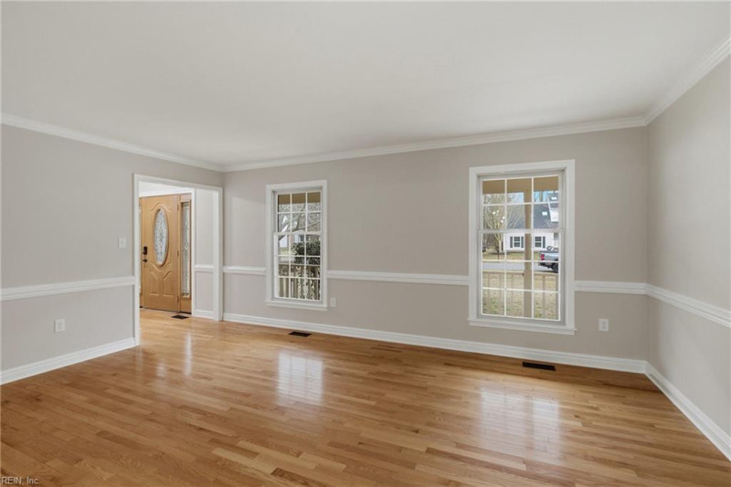 Photo 12 of 50 residential for sale in York County virginia