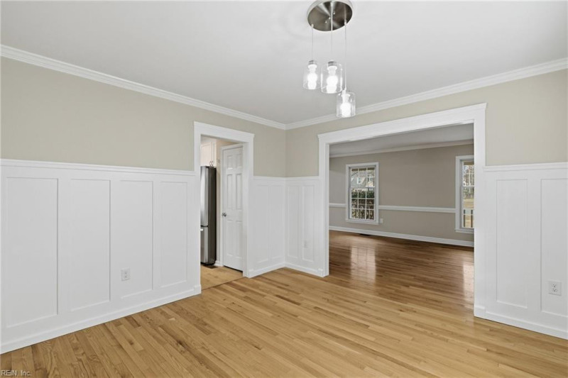 Photo 14 of 50 residential for sale in York County virginia