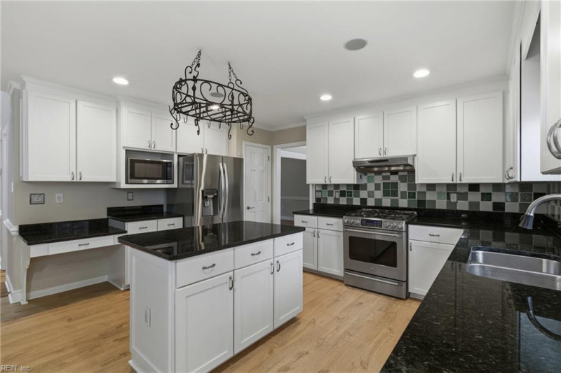 Photo 18 of 50 residential for sale in York County virginia
