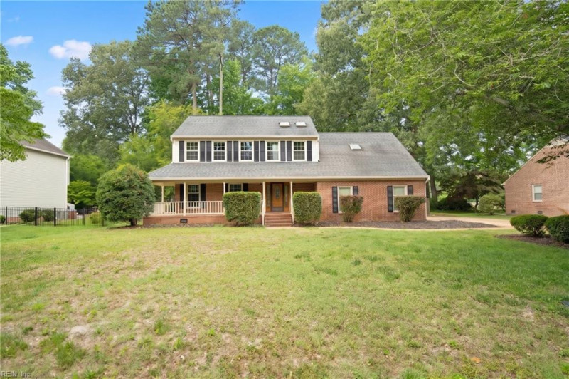Photo 5 of 50 residential for sale in York County virginia