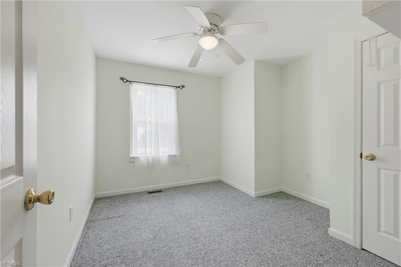 Photo 12 of 26 residential for sale in Hampton virginia