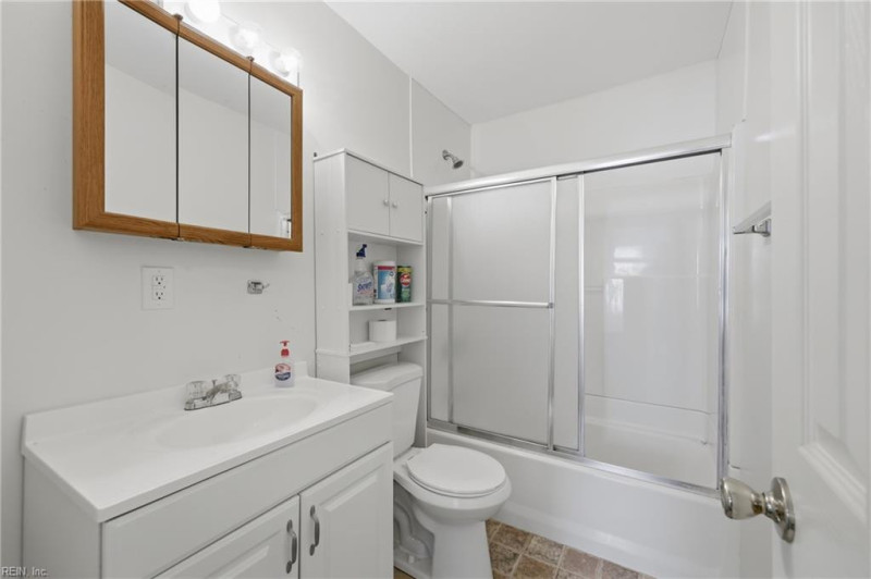 Photo 14 of 26 residential for sale in Hampton virginia