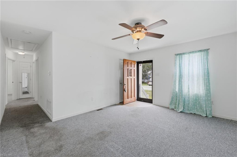 Photo 7 of 26 residential for sale in Hampton virginia