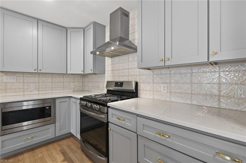 Photo 11 of 35 residential for sale in Virginia Beach virginia