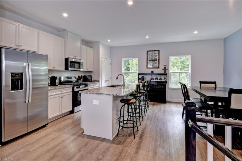 Photo 11 of 40 residential for sale in Poquoson virginia