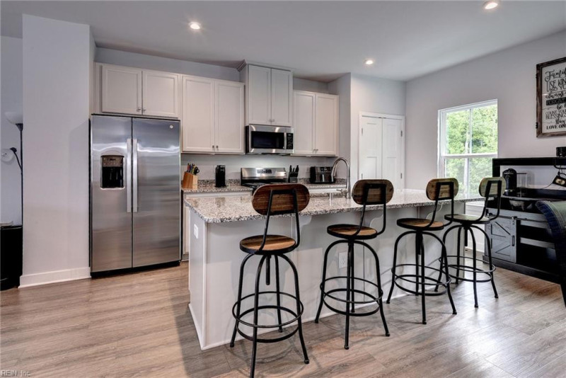 Photo 13 of 40 residential for sale in Poquoson virginia