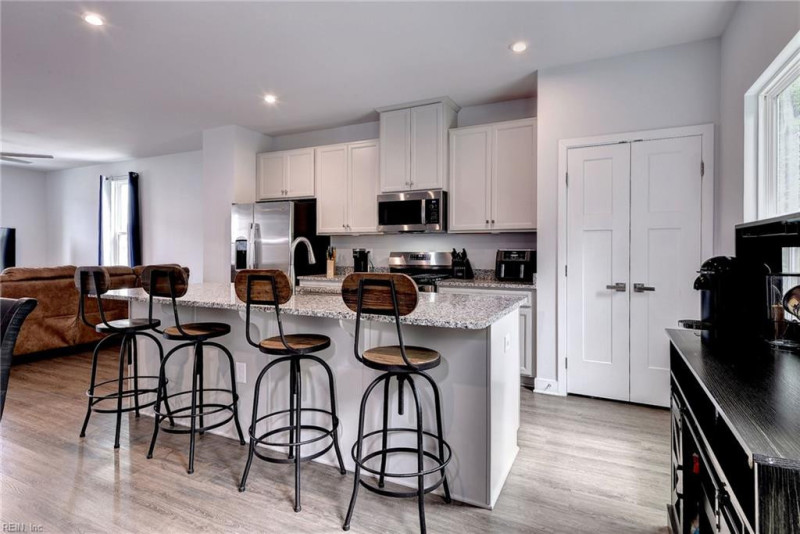 Photo 15 of 40 residential for sale in Poquoson virginia