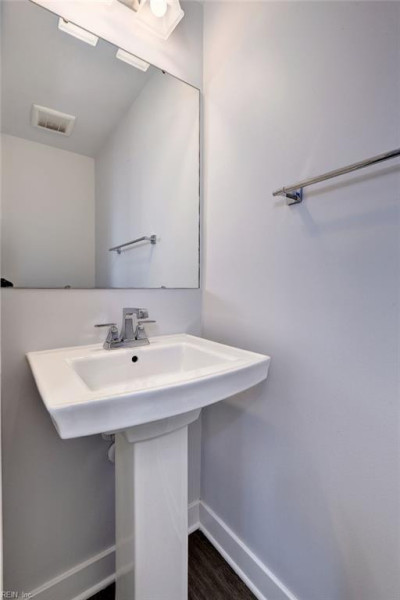 Photo 18 of 40 residential for sale in Poquoson virginia