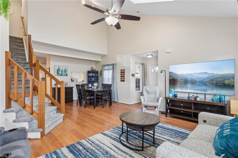 Photo 10 of 48 residential for sale in York County virginia