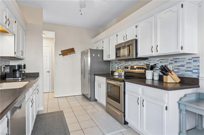 Photo 16 of 48 residential for sale in York County virginia