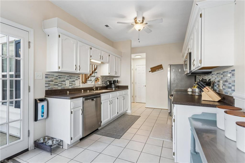 Photo 17 of 48 residential for sale in York County virginia