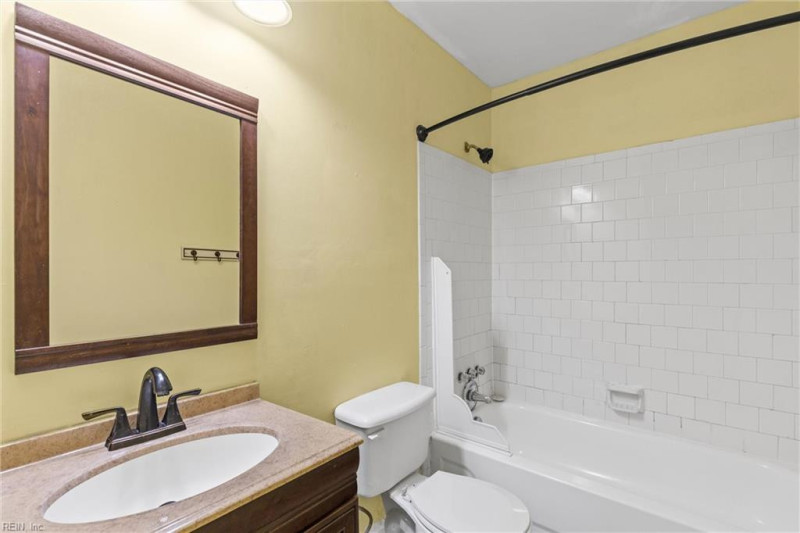 Photo 13 of 17 residential for sale in Virginia Beach virginia