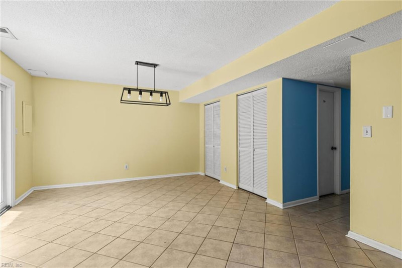 Photo 5 of 17 residential for sale in Virginia Beach virginia