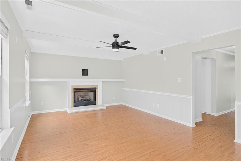 Photo 11 of 28 residential for sale in Virginia Beach virginia