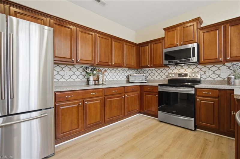 Photo 13 of 45 residential for sale in Chesapeake virginia