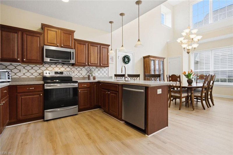 Photo 15 of 45 residential for sale in Chesapeake virginia