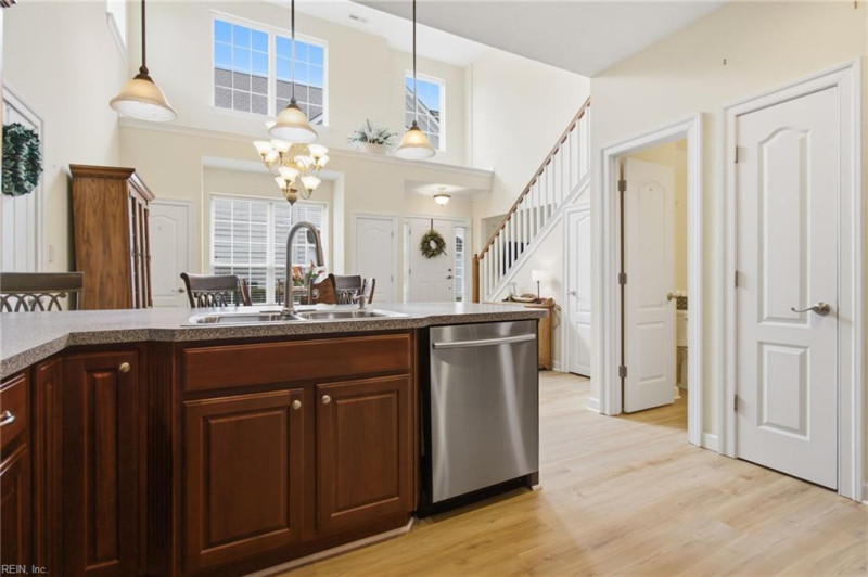 Photo 16 of 45 residential for sale in Chesapeake virginia