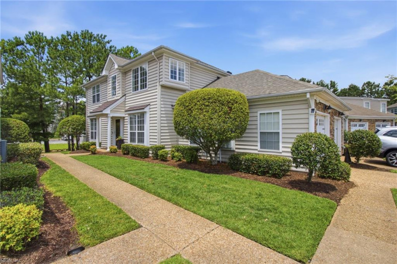 Photo 2 of 45 residential for sale in Chesapeake virginia