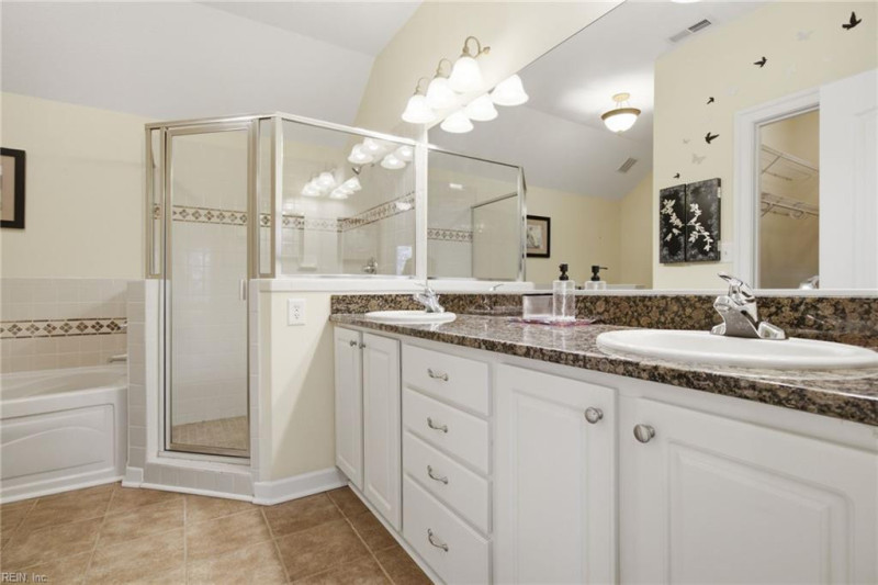 Photo 23 of 45 residential for sale in Chesapeake virginia