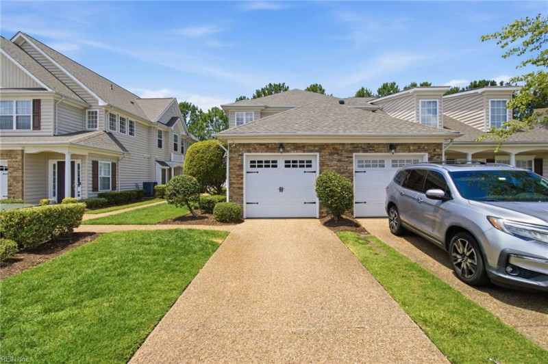 Photo 3 of 45 residential for sale in Chesapeake virginia
