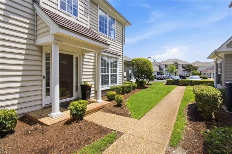 Photo 4 of 45 residential for sale in Chesapeake virginia