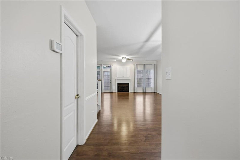 Photo 11 of 40 residential for sale in Virginia Beach virginia