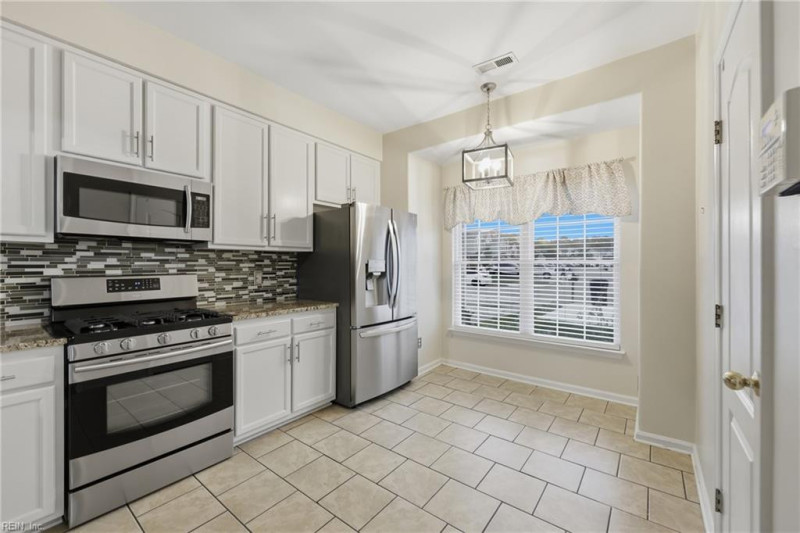 Photo 13 of 40 residential for sale in Virginia Beach virginia