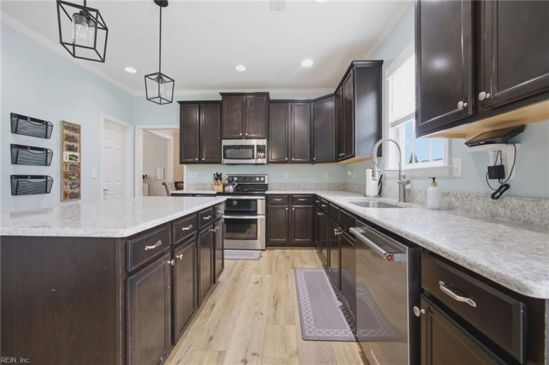Photo 12 of 47 residential for sale in Chesapeake virginia