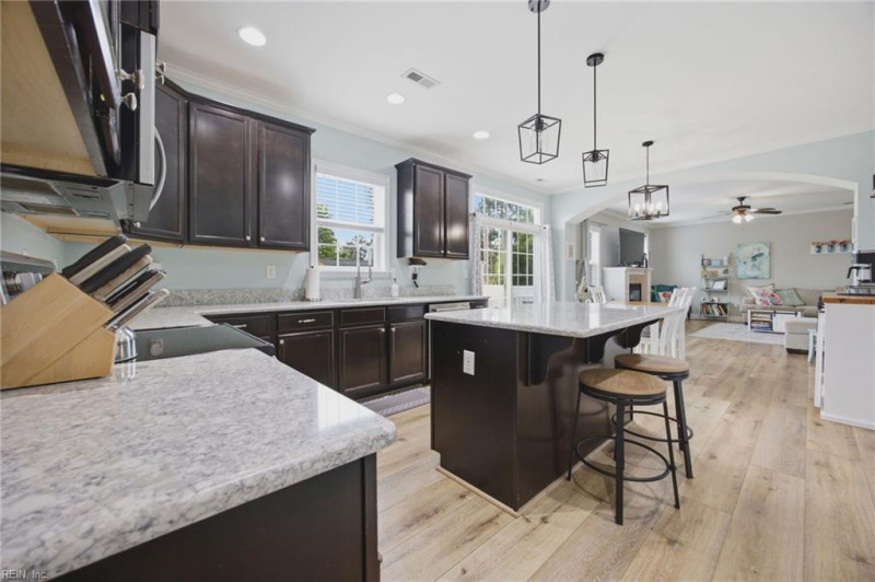 Photo 14 of 47 residential for sale in Chesapeake virginia