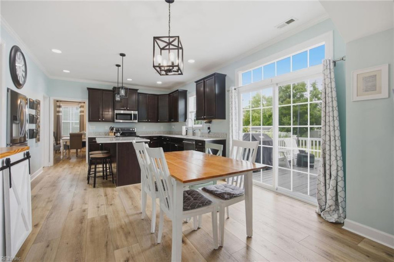 Photo 17 of 47 residential for sale in Chesapeake virginia