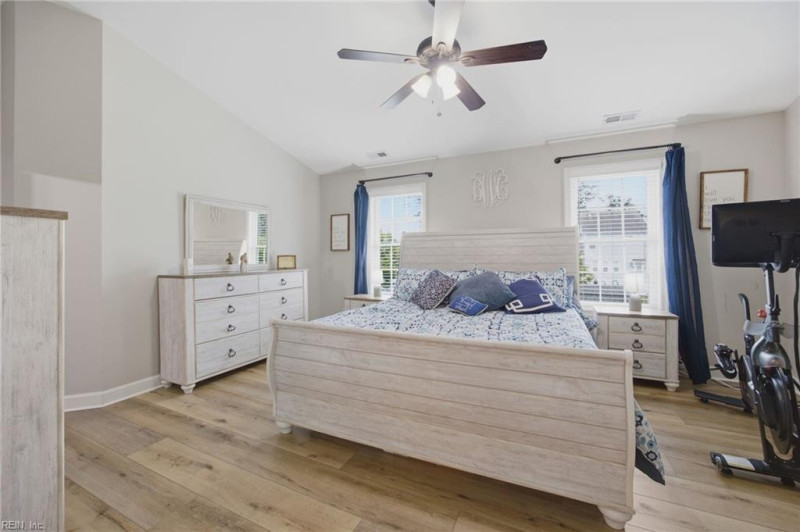 Photo 25 of 47 residential for sale in Chesapeake virginia